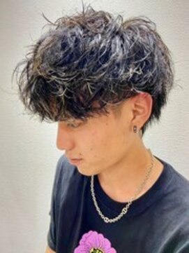 ニアウ 太田店(Niau) ツイストスパイラルパーマセンターパートツーブロック刈り上げ