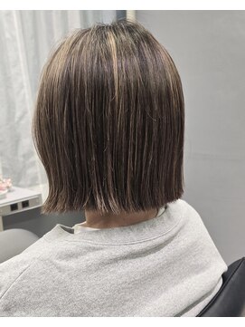 ニヤリ(Neyari) 肩上切りっぱなしボブ　【奥沢・自由が丘】