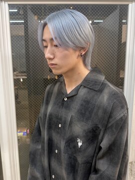 ラニヘアサロン(lani hair salon) 水色カラー/メンズカラー/メンズハイトーン/センターパート/