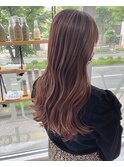ロングヘア × ピンクベージュ ハイライト
