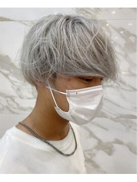 アローラ バイ ヘッドライト 横浜関内店(AROLA by HEADLIGHT) プラチナシルバー×無造作マッシュ