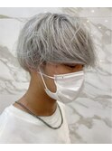 プラチナシルバー×無造作マッシュ