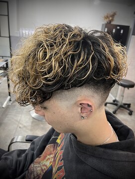 リグ(LiG) マッシュパーマ/フェード/スペインカール/スキンフェード