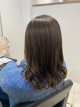 イルミ(iLUMi) iLUMi　×　ベージュカラー