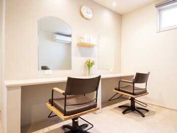 リモア(Li' more)の写真/【毎月通える◎】北欧スタイルの落ち着いた空間で、日常を忘れて至福のご褒美SalonTime♪うれしい個室完備!