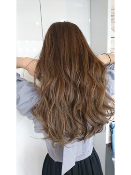 ジュリアンマーラ(Julien Mara) 王道人気!グレージュカラーXロングヘア