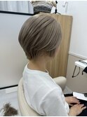 ３０代４０代５０代ショートレイヤー白髪ぼかしブリーチベージュ