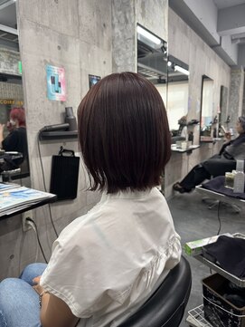 コワファースト長崎シャンプーボーイ 2nd(COIFF1RST 長崎 SHAMPOO BOY) ぱつっとボブ レイヤーボブ 外ハネボブ