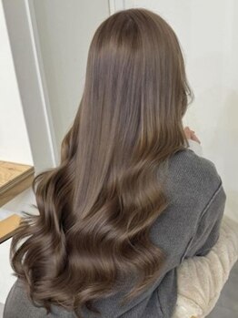 イオエ(ioe)の写真/髪の芯からしっかり補修し、艶のある美髪に♪カラーや縮毛矯正との同時施術でモチもよく綺麗な仕上がりに◎