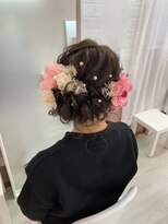 ホワイト(White)&nbsp;華やかゴージャスアップスタイル