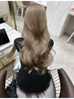 ロール 博多(Role) レイヤーカット/ダブルカラー/ブリーチ/ミルクティーベージュ