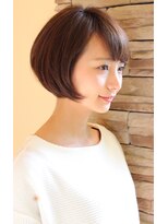 大人女子に人気　丸みが可愛いナチュラルショート