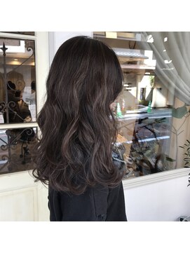 マウロア(MAULOA) "ハイライト フェアリー くすみ感◎   " 中西 英美子