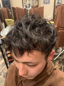 カットスタジオ フタバ(FUTABA) ☆ポイントパーマ☆