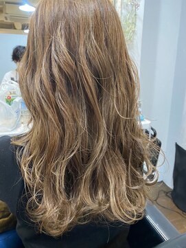 ウル(Ulu) ミルクティー警察ベージュ