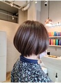 大人ショートボブ、くすみカラー
