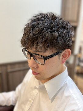 ミリオンバックス 上野(Million Bucks) ツーブロック／パーマ<理容室>[メンズ/シェービング/床屋/上野]