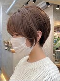 ショートカットショートボブミルクティーベージュカラー前髪あり