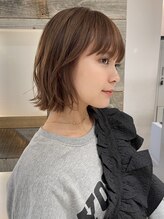 アイヴィー(IVY) レイヤーボブ　切りっぱなしボブ　外ハネボブ　大人ボブ