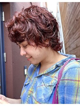 ナループロアオハナ(Nalu pu loa ohana) ショートパーマ/レッドカラー/パーマカラー/暖色カラー/ウルフ