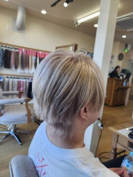 ミラシィ 成田(Mirashy) ハイライトカラーミルクティーベージュレイヤーカット