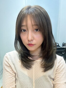 エミュ 新宿(emu) 大人可愛いミディアムレイヤー