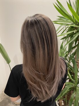 シェリー(Che'ri) バレイヤージュ/レイヤーカット/ブリーチ/シャドウルーツ/和田