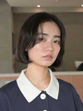 タス(tas) フワッと柔らかいワンカールのボブ