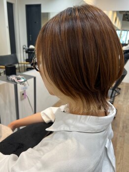 イリス(Iris)の写真/お客様一人ひとりの骨格や髪質に合わせた、360°どこから見ても美しいシルエットのショートカットを実現♪