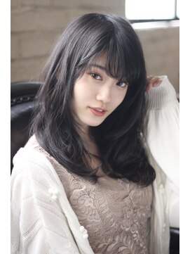 ミニマス(minimus) やわらか質感の大人ナチュラルミディ