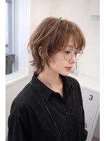 スイ(suiw) 丸顔でも◎メガネにも合う前髪ありショートウルフ【suiw】昭和町