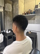 フランクスバーバーザスタンド(Frank’s barber the stand)&nbsp;リバースセンターパート/ニュアンスウルフ/ダウンバング/神楽坂T