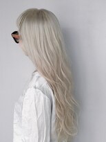 ヴィレッタ(VIRETTA)&nbsp;パールホワイト×ウェーブロング