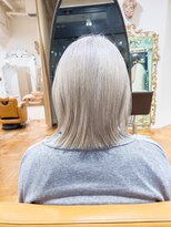 オブヘアーギンザ(Of HAIR GINZA)&nbsp;ぷつっとボブ ×ホワイトベージュ