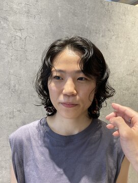 クーラ(Cura) くびれレイヤー大人ショートウルフカット無造作パーマ