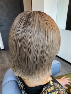 モヌエ(monue) ハイトーンベージュ