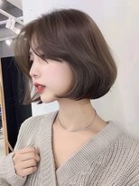 レヴ 草加店(LEV.)&nbsp;美髪 ホワイトブロンド 外ハネボブ ワイドバング