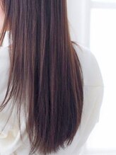 ダメージ毛、エイジング毛、ブリーチ毛に対応！【酸性毛髪改善縮毛矯正】後のサラ艶ヘア♪