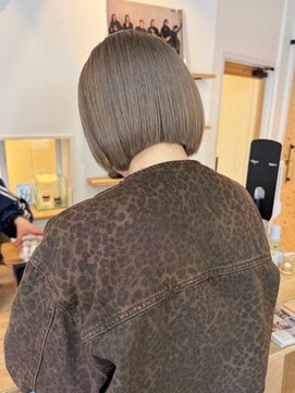 イロ(ilo created by grace) ボブ/切りっぱなし/大人ボブ