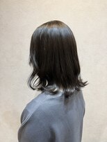 ネウィ 大分中央町店(newi)&nbsp;透明感オリーブグレージュ外ハネミディ