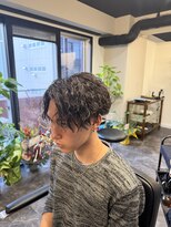 ノイ(NOI)&nbsp;MEN’S HAIR/波巻きツイストスパイラル/リバースセンターパート