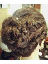 美容室 カーム(CALM)&nbsp;ねじり編みと三つ編み
