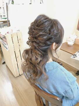 ロカット サロン(Roquat Salon) カジュアルハーフアレンジ【ヘアアレンジ/立川/浴衣/立川/袴】