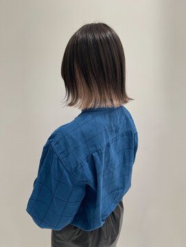 ハイブ 金沢(Hive) 10代20代ハイトーンインナーカラー切りっぱなしボブ外ハネボブ