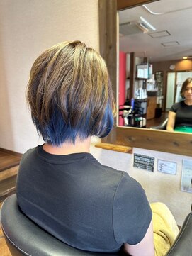 ヘアーズ はれるや(hair's) 30代40代丸みシルエットボブブルーインナーカラー