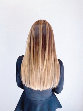 エミーバイモアムー(Emmie byMoremuu) 【埼玉ブリーチの神様】バレイヤージュ