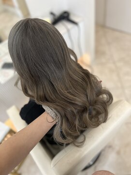 シャルム バイ アローズ 久留米店(CHARM BY AROSE) グレージュ/ケアブリーチ使用/Wカラー