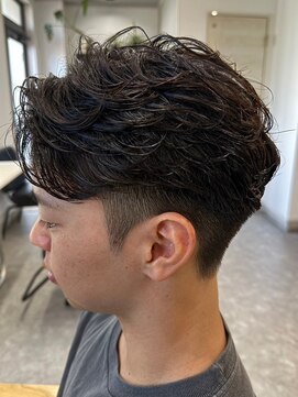 フゥ 宇都宮(FeU) 栃木メンズ波巻きスパイラルパーマシャドウパーマツイストパーマ