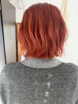 クイ(quii) ピンクオレンジ×レイヤーボブ