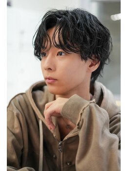 キートス(Kiitos)の写真/【西梅田駅/徒歩1分】メンズパーマで印象を決める。トレンドを抑えたSTYLEをメンズスタイリストがご提案*